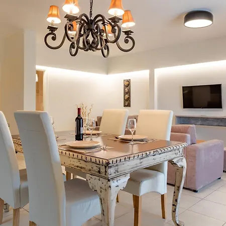 Aeolus Luxury - Ii * Nauplia