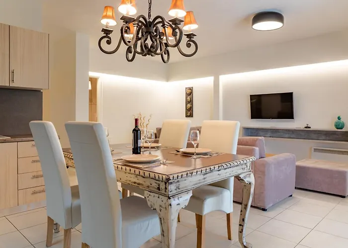 Aeolus Luxury - Ii * Nafplion